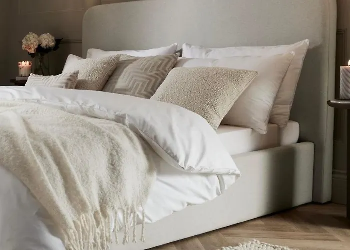 Chelsea Living Apartment